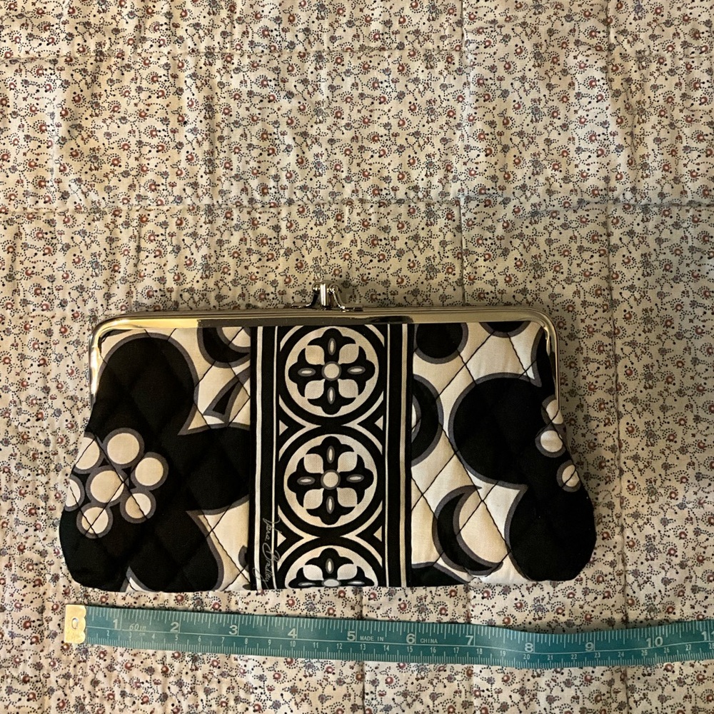 Black & White Vera Bradley Wallet!